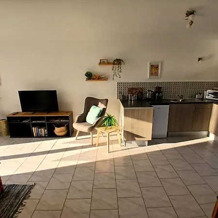 Holiday home Maison Bijou Loubes-Bernac